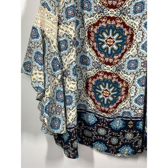 Free 2 Luv Womens Geometric Bell Sleeve Scoop Neckline Blouse Multicolor Size 3X - Picture 5 of 7